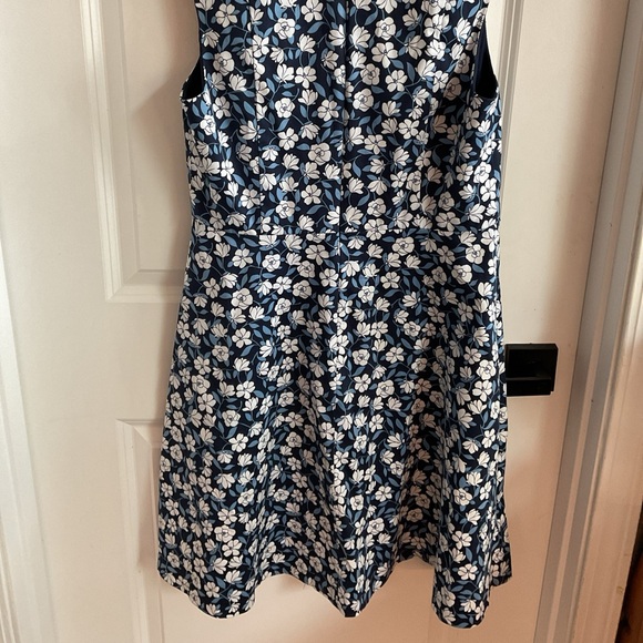 Draper James Blue and White Floral Dress - Picture 5 of 15